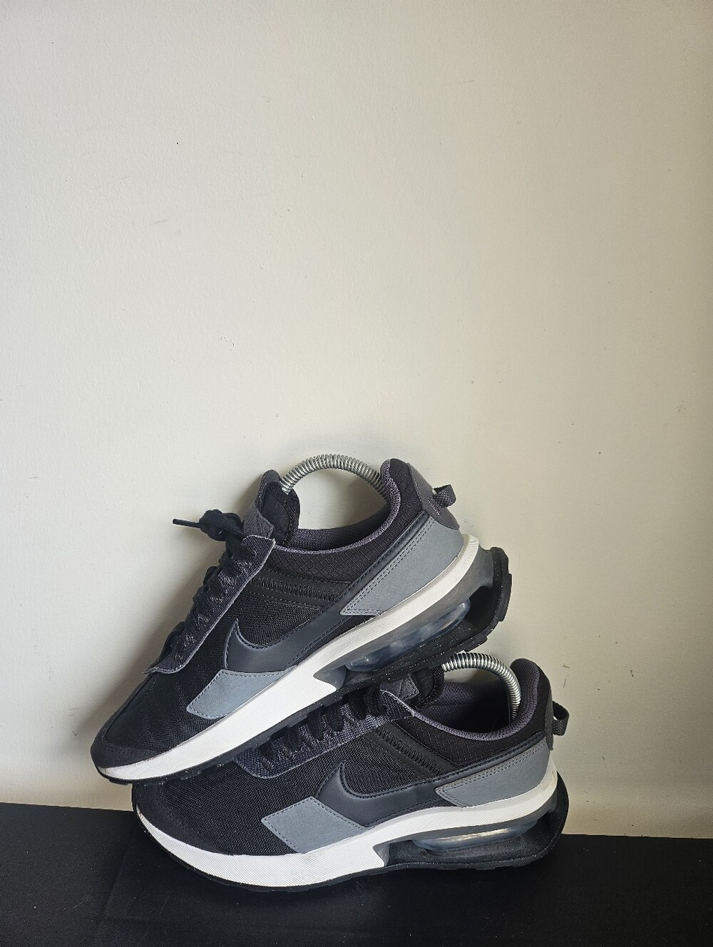 Nike Black and Gray Men's Low-Top Air-Style Sneakers